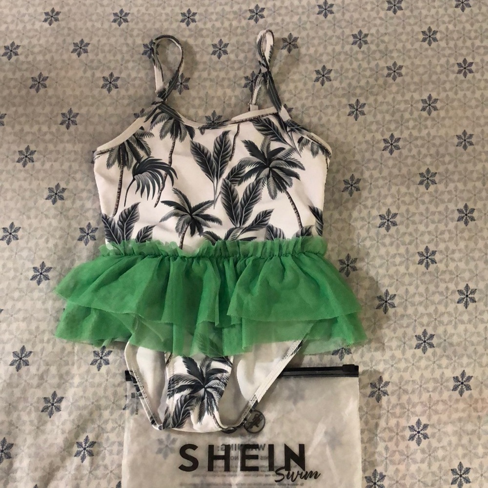 Size - 110 5 years toddler girl shein swimsuit bikini green tropical